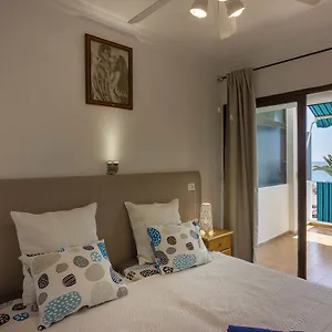 https://first-line-playa-las-vistas.tenerifehoteles.net