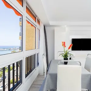 Apartment 63 Los Cristianos First Sea Line, Parking, Wi Fi, Los Cristianos (Tenerife)